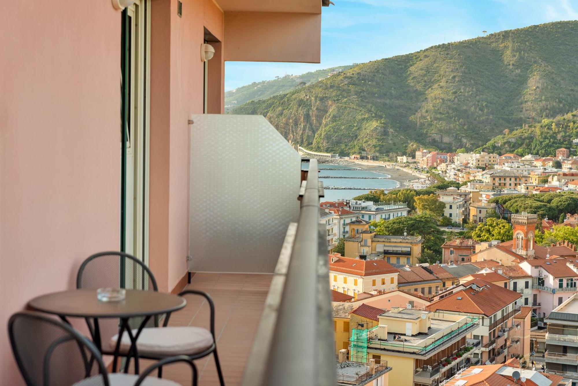 Hotel Vis A Vis Sestri Levante Exterior photo