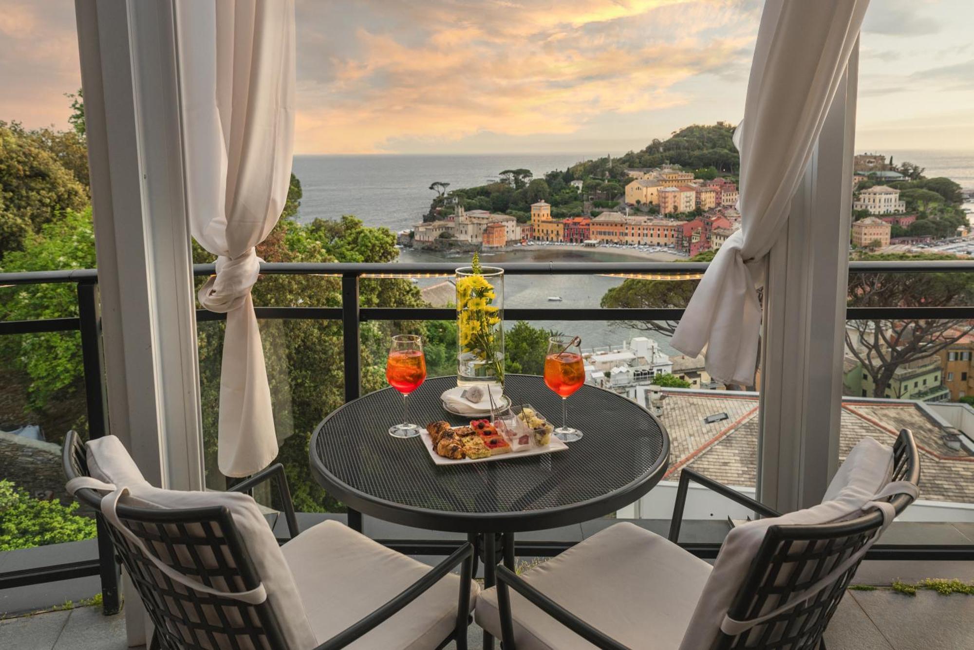 Hotel Vis A Vis Sestri Levante Exterior photo